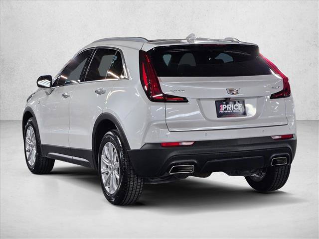Used 2023 Cadillac XT4 Luxury w/ Cold Weather Package FWD image 8