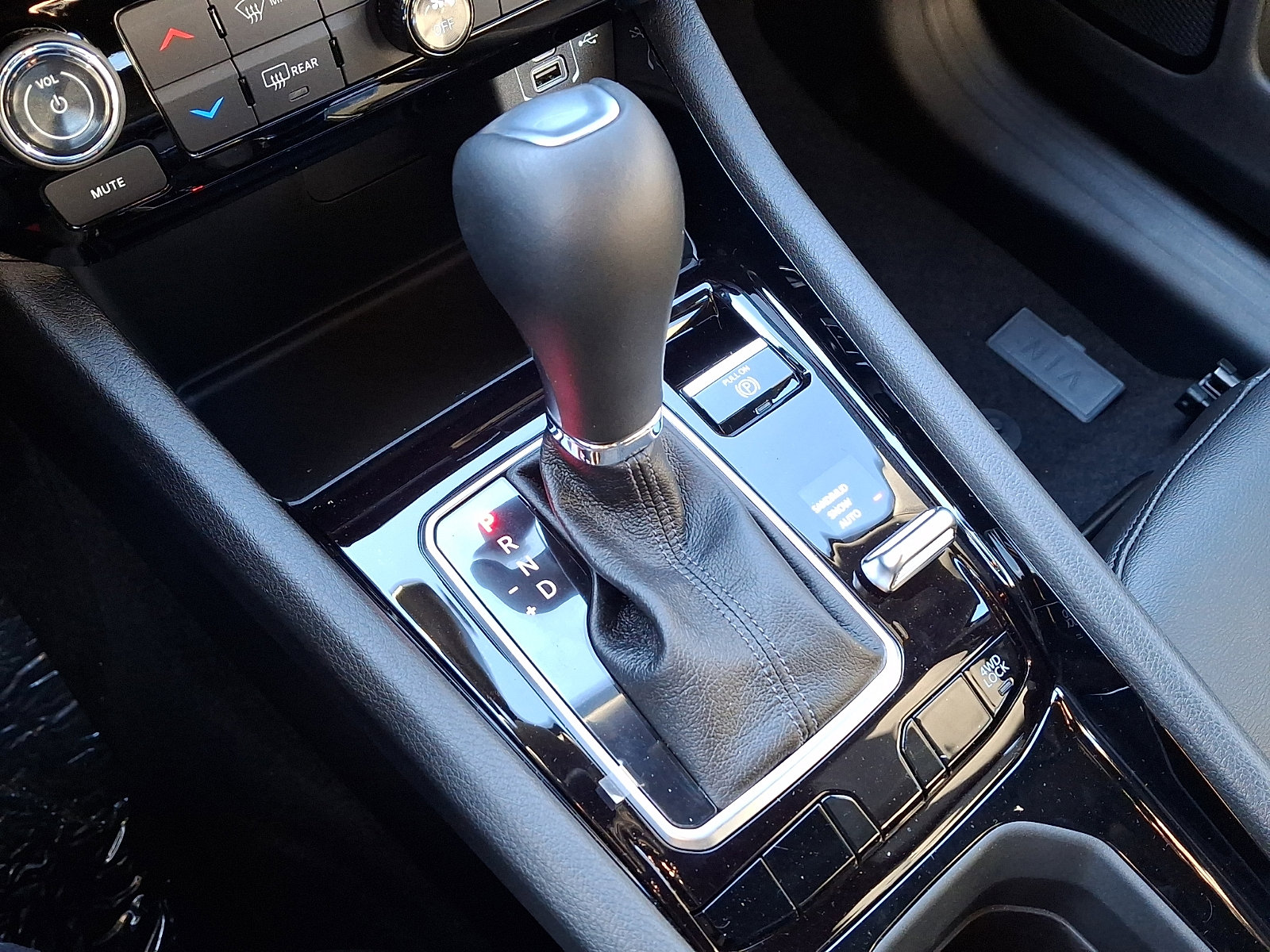 New 2026 Jeep Compass Limited image 10