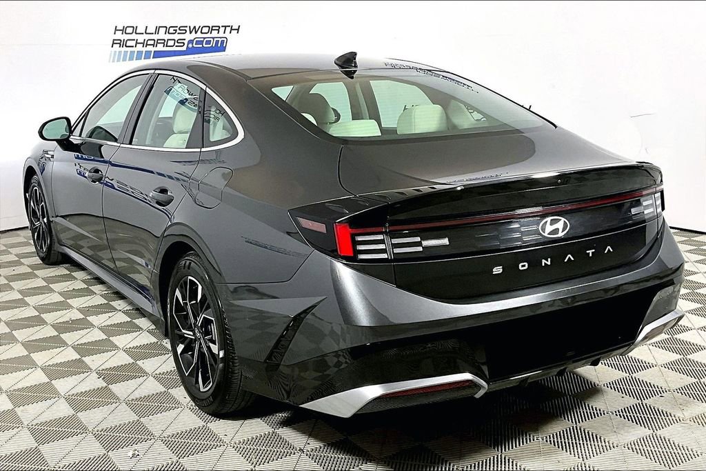 Used 2025 Hyundai Sonata SEL FWD image 8