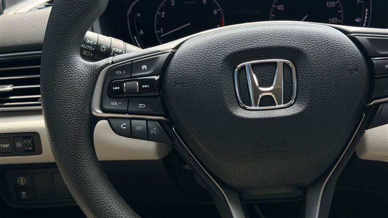 Used 2018 Honda Accord EX image 30