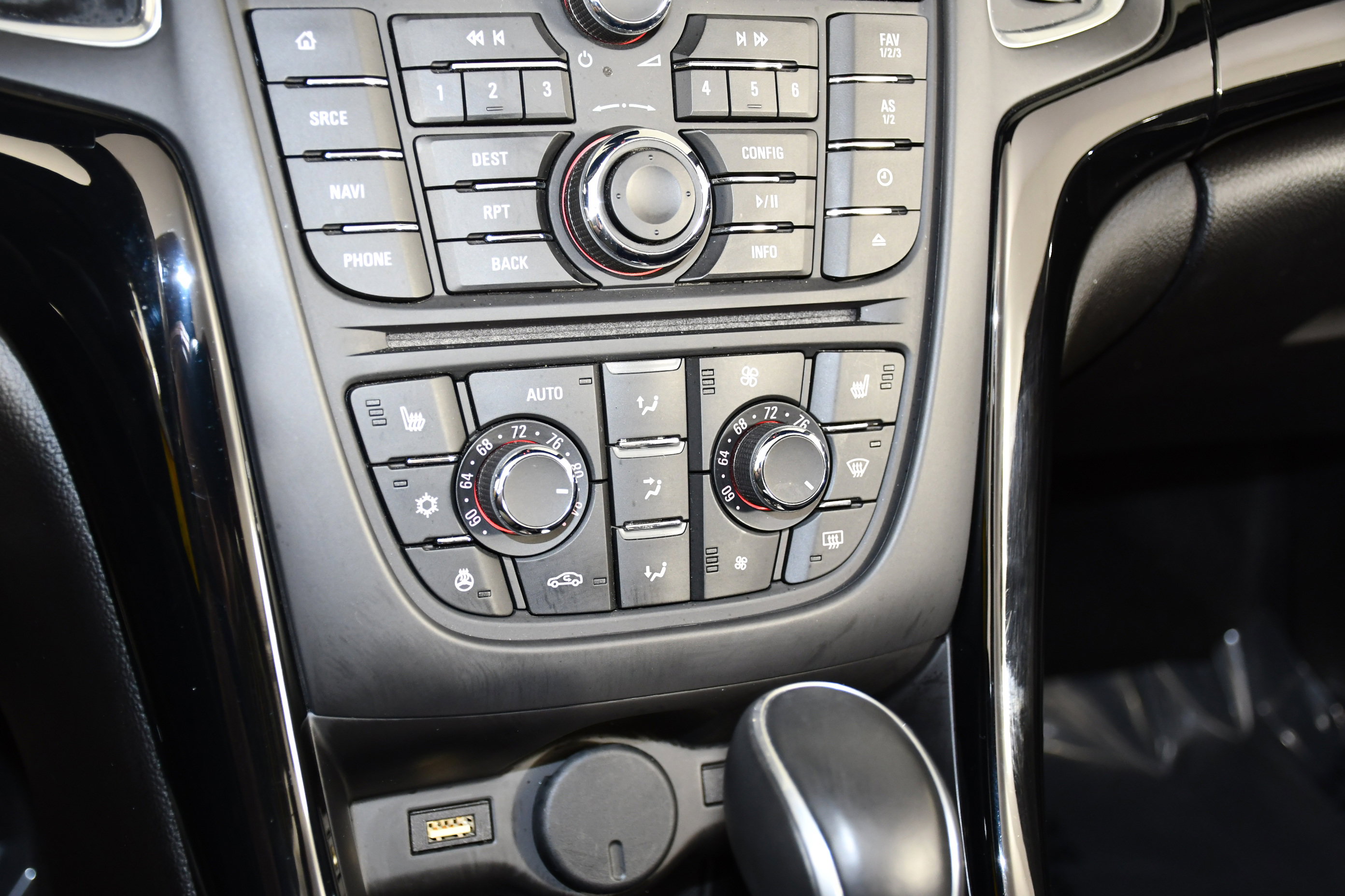 Used 2018 Buick Cascada Sport Touring w/ Dark Effects Package image 33