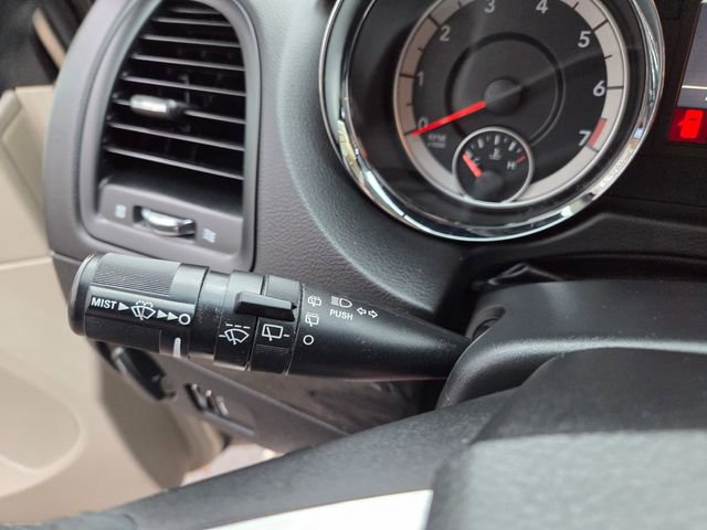 Used 2016 Dodge Grand Caravan SXT w/ Rear Park Assist Package FWD image 24