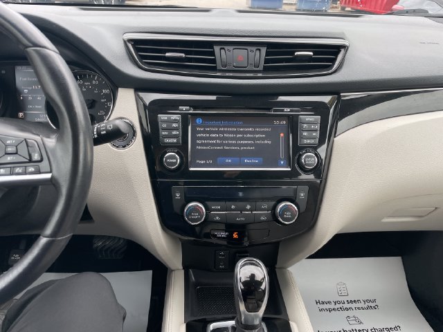 Used 2017 Nissan Rogue Sport SL w/ SL Premium Package FWD image 12