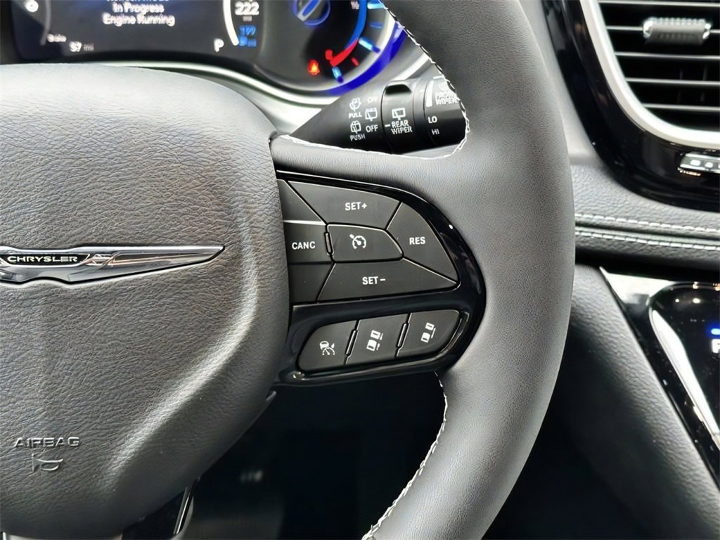 New 2022 Chrysler Pacifica Touring-L w/ S Appearance Package image 10