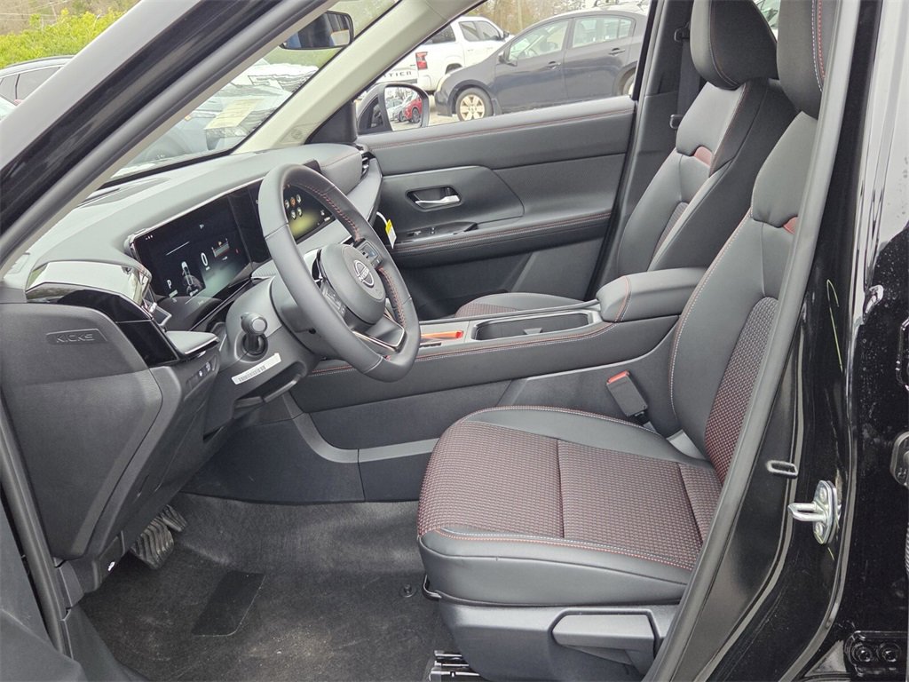 New 2026 Nissan Kicks SR image 3
