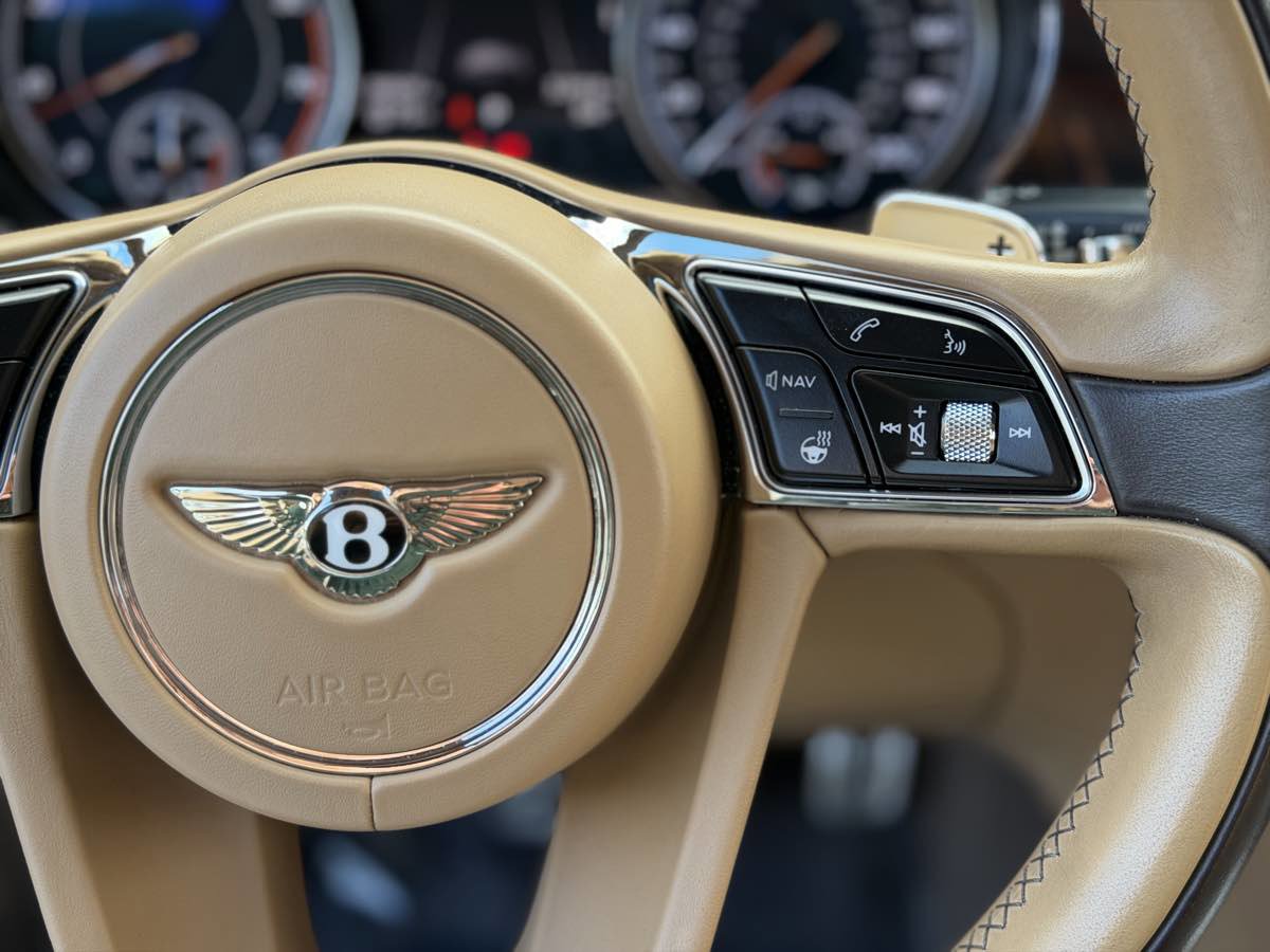 Used 2018 Bentley Bentayga image 63