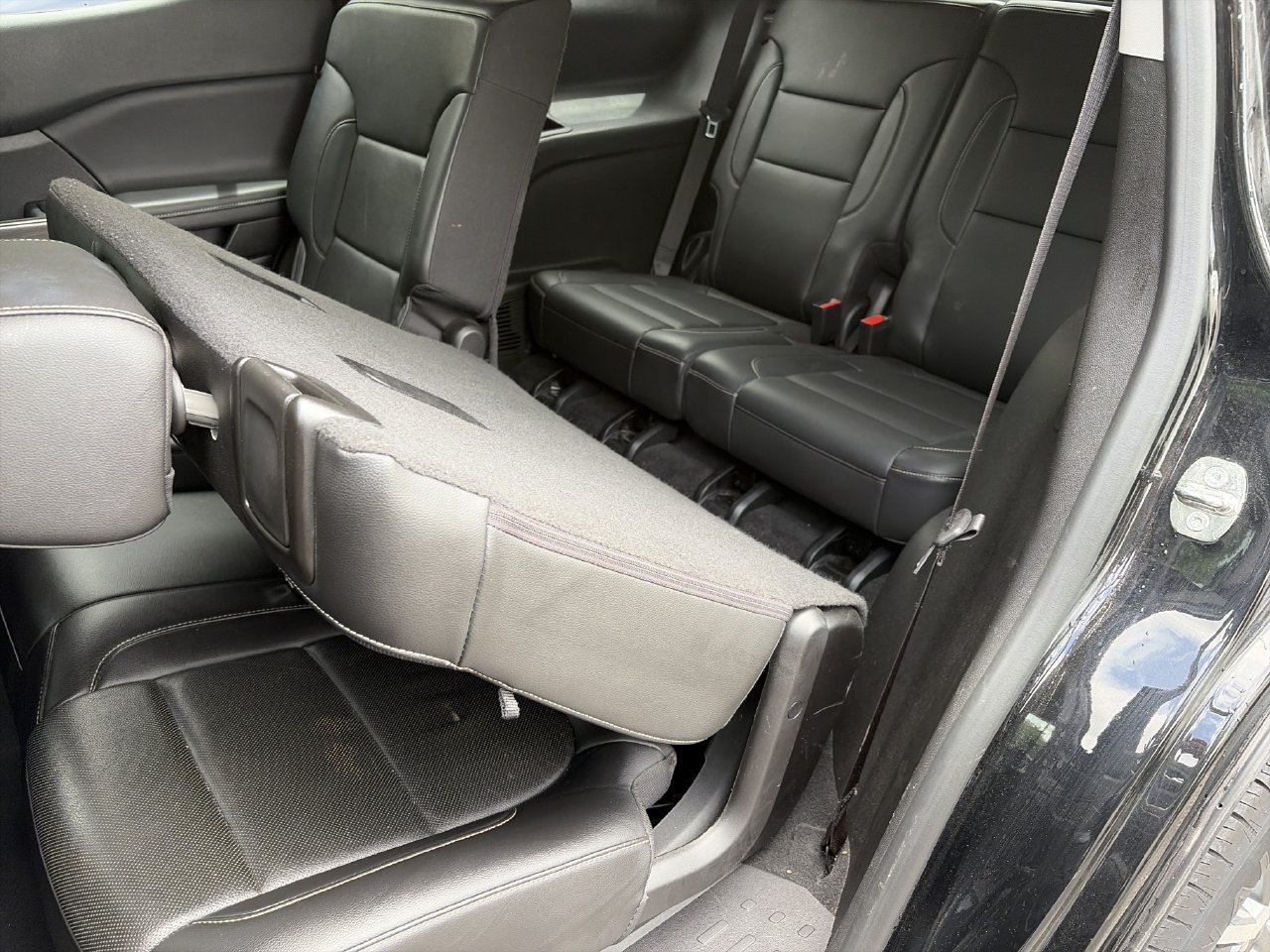 Used 2023 GMC Acadia SLT FWD image 24