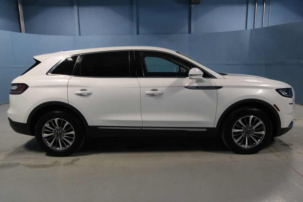 Used 2023 Lincoln Nautilus FWD image 33