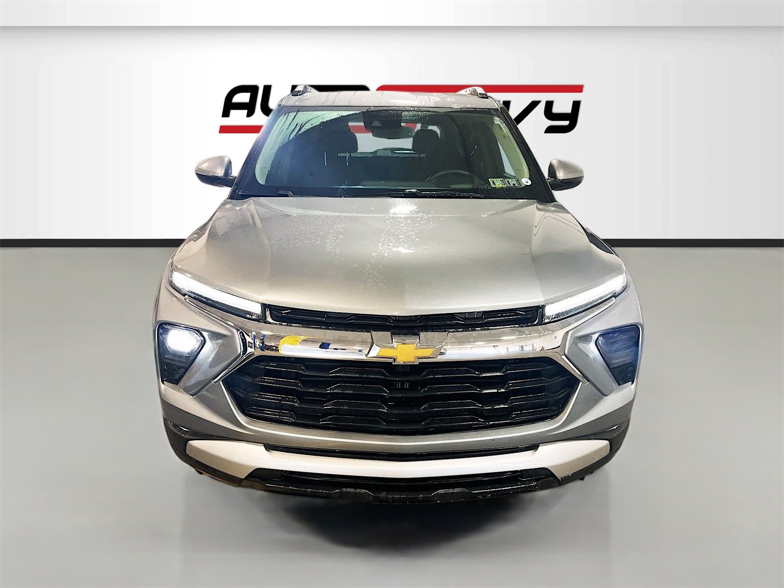 Used 2024 Chevrolet TrailBlazer LT w/ Convenience Package image 2