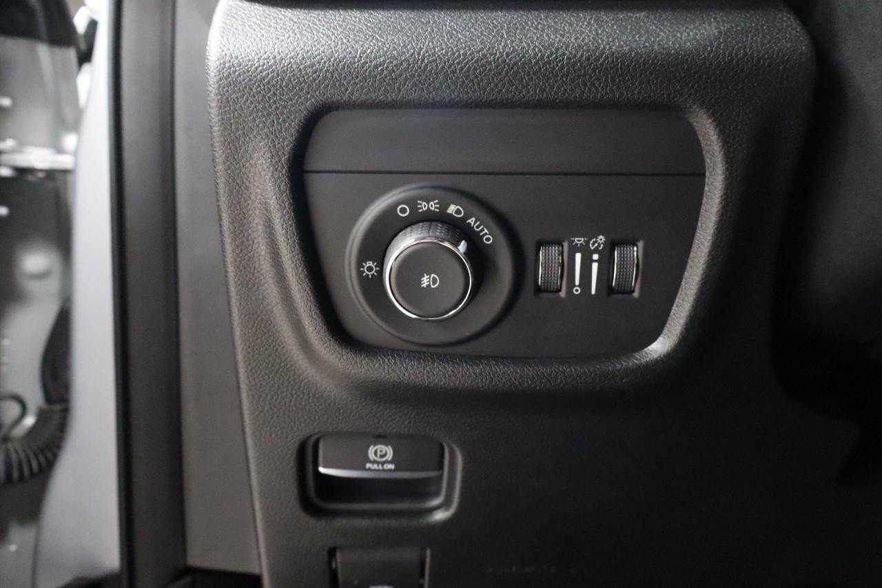 Used 2021 Jeep Grand Cherokee L Limited AWD/4WD image 13