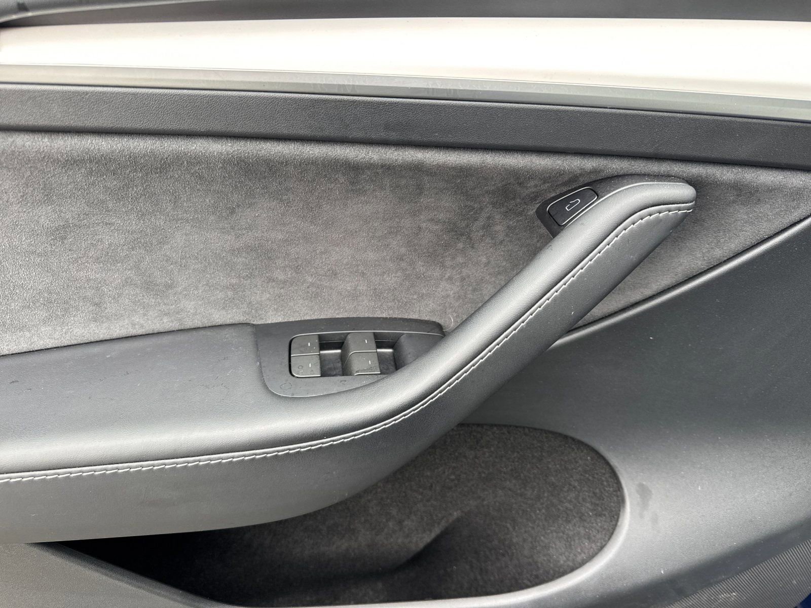 Used 2024 Tesla Model Y Long Range image 11