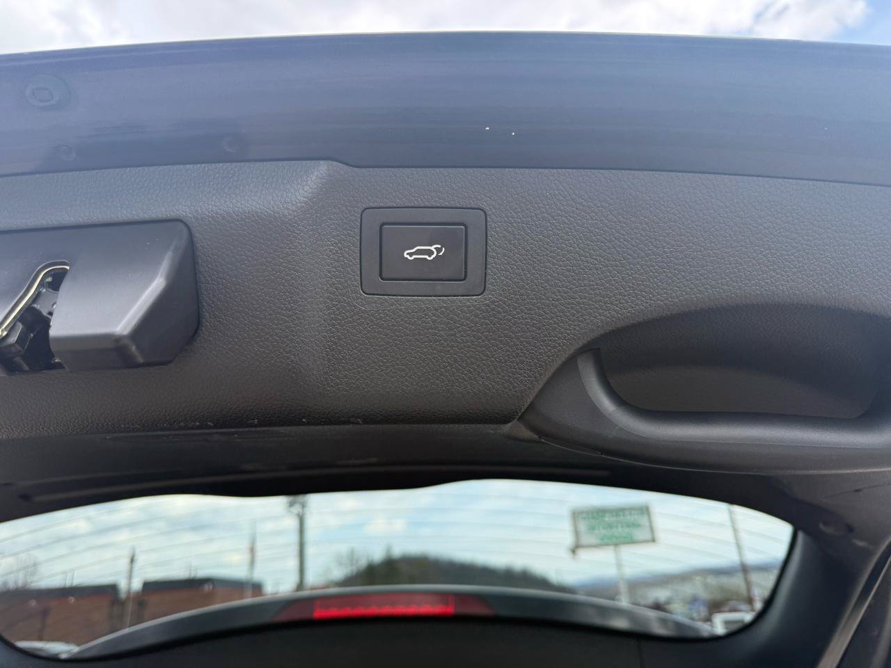 Used 2018 Hyundai Santa Fe Limited AWD/4WD image 53