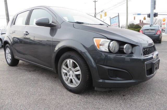 Used 2016 Chevrolet Sonic LT FWD image 2