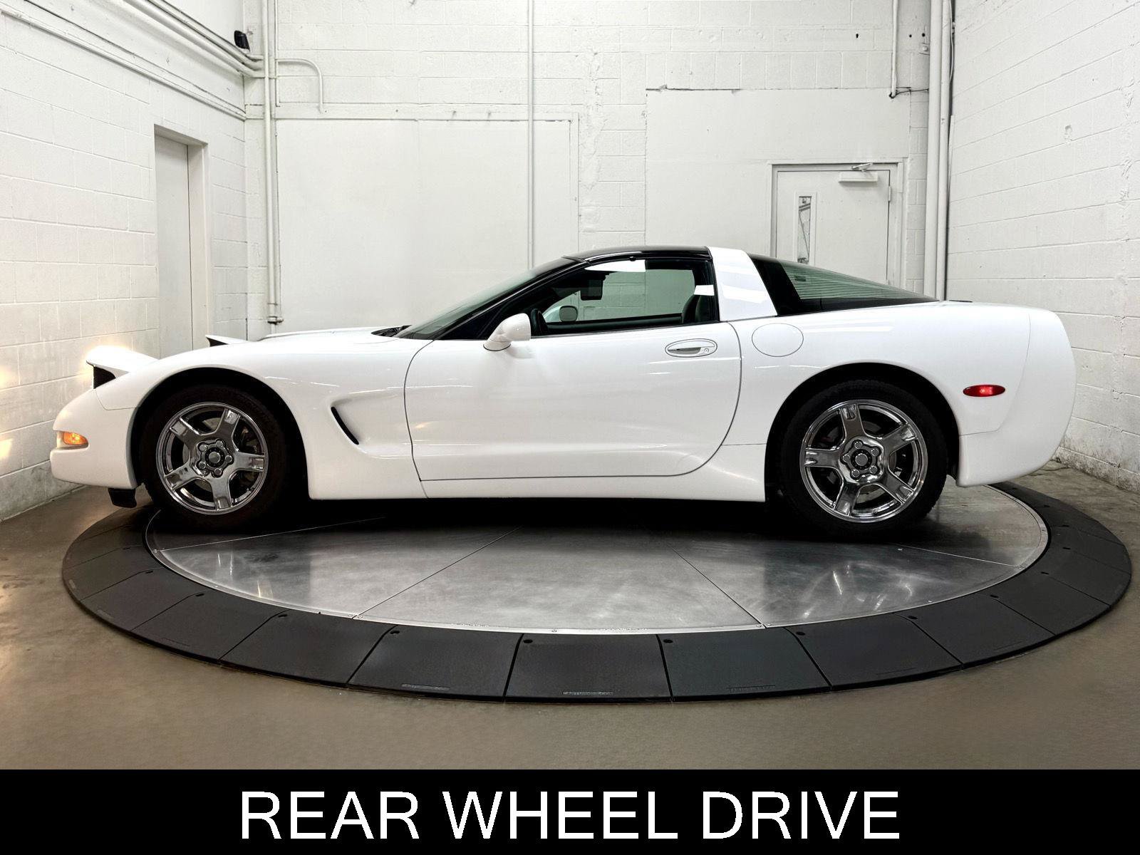 Used 1998 Chevrolet Corvette Coupe w/ Roof Pkg RWD image 5