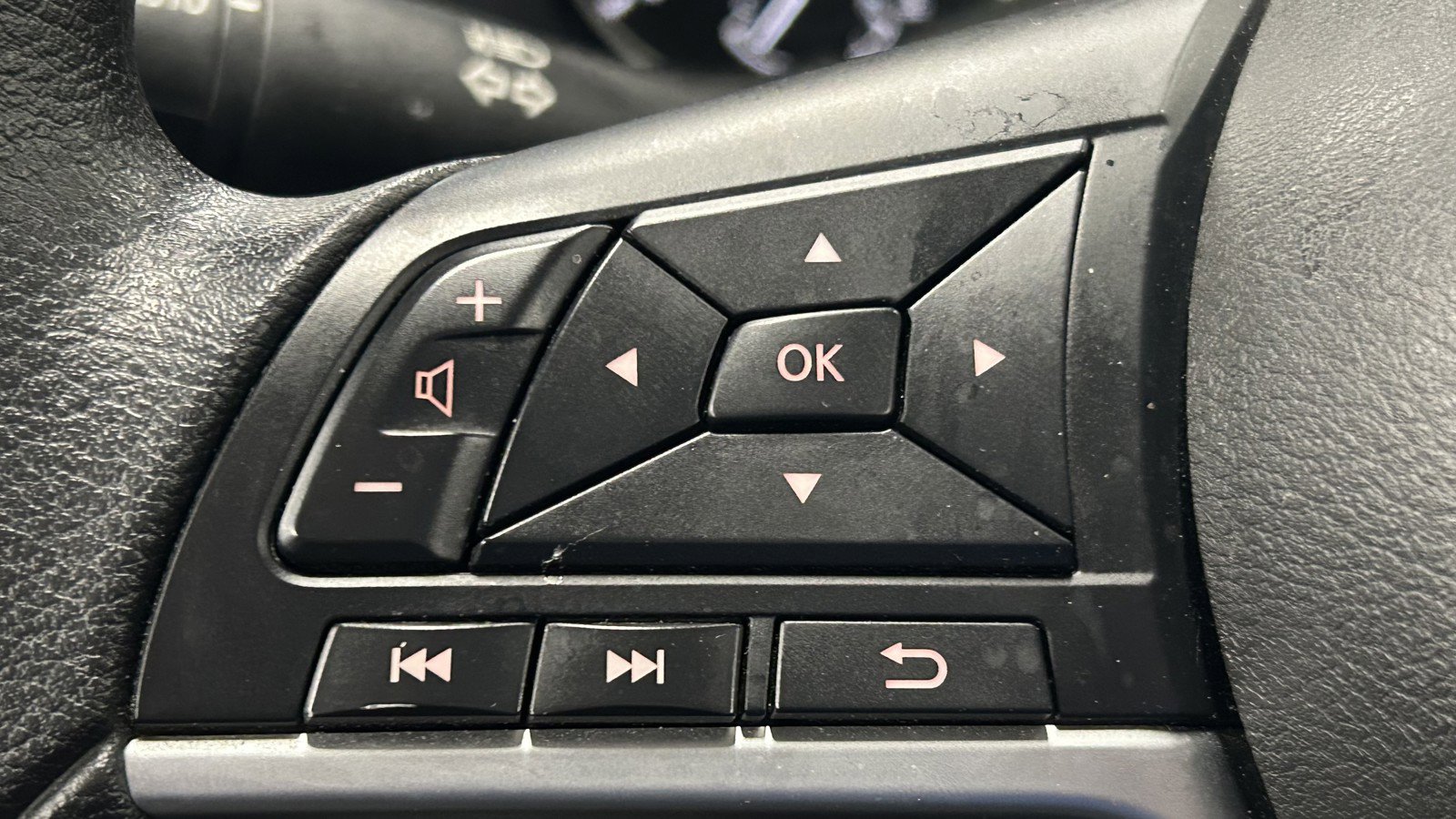 Used 2024 Nissan Altima 2.5 SV image 22