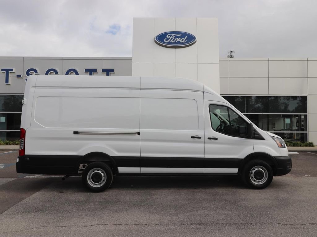 Certified 2025 Ford Transit 250 148 High Roof Extended RWD image 15