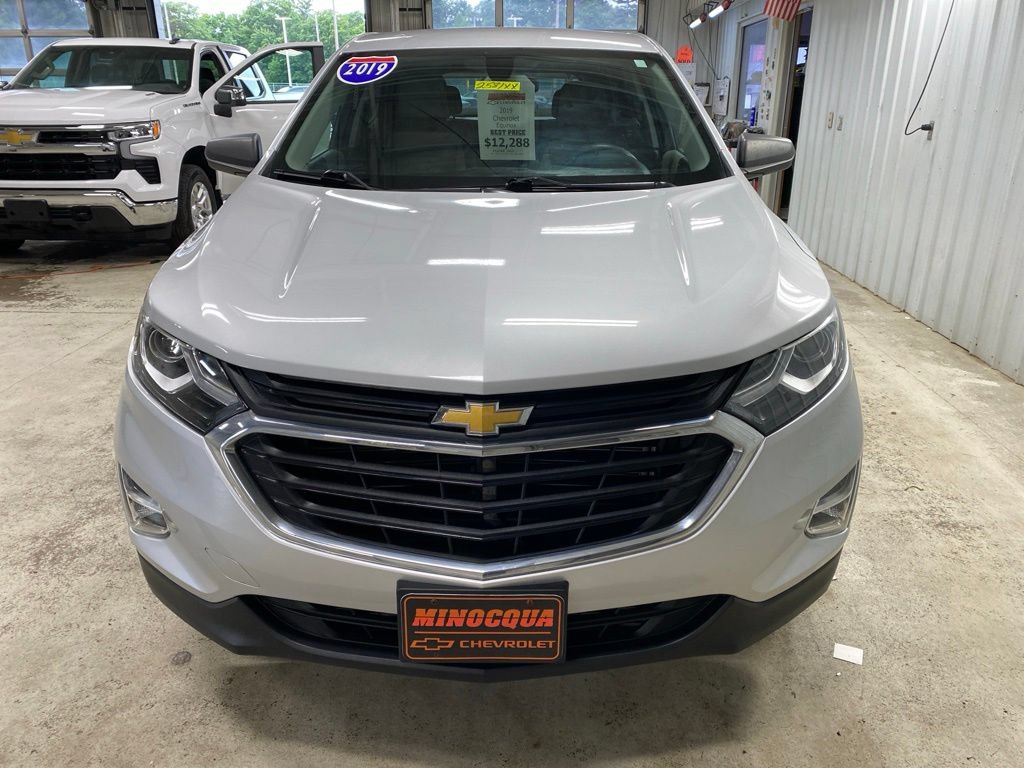 Used 2019 Chevrolet Equinox LS w/ LS Convenience Package AWD/4WD image 4