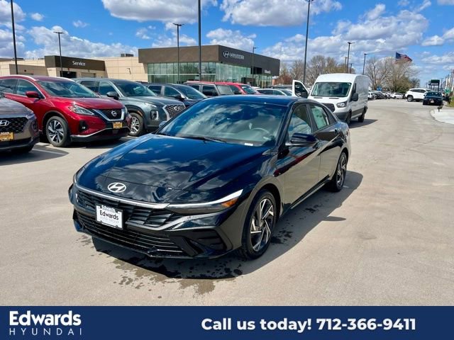New 2025 Hyundai Elantra SEL image 1