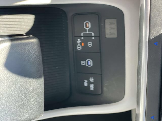 Used 2024 Hyundai Kona SEL AWD/4WD image 27