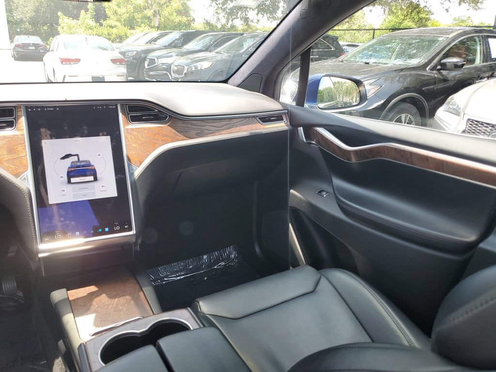 Used 2017 Tesla Model X 75D AWD/4WD image 16