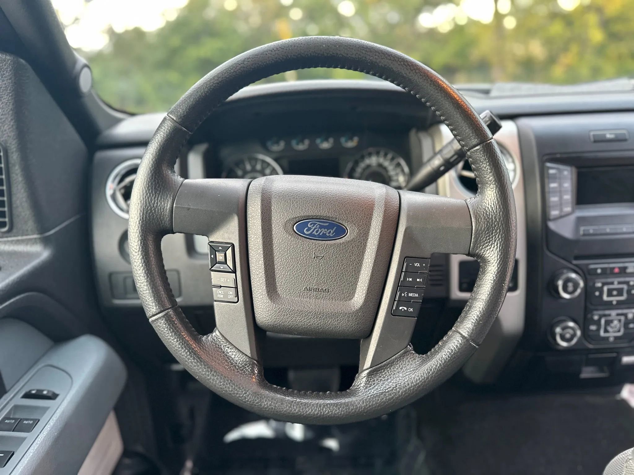 Used 2013 Ford F150 XLT w/ Luxury Equipment Group image 25