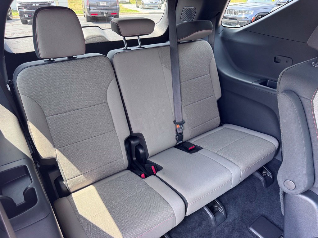 Used 2024 Chevrolet Traverse LT FWD image 25