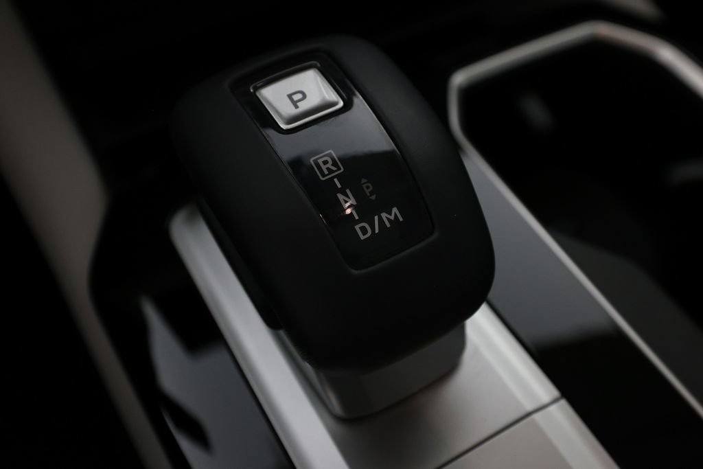 Used 2025 Mitsubishi Outlander AWD image 26