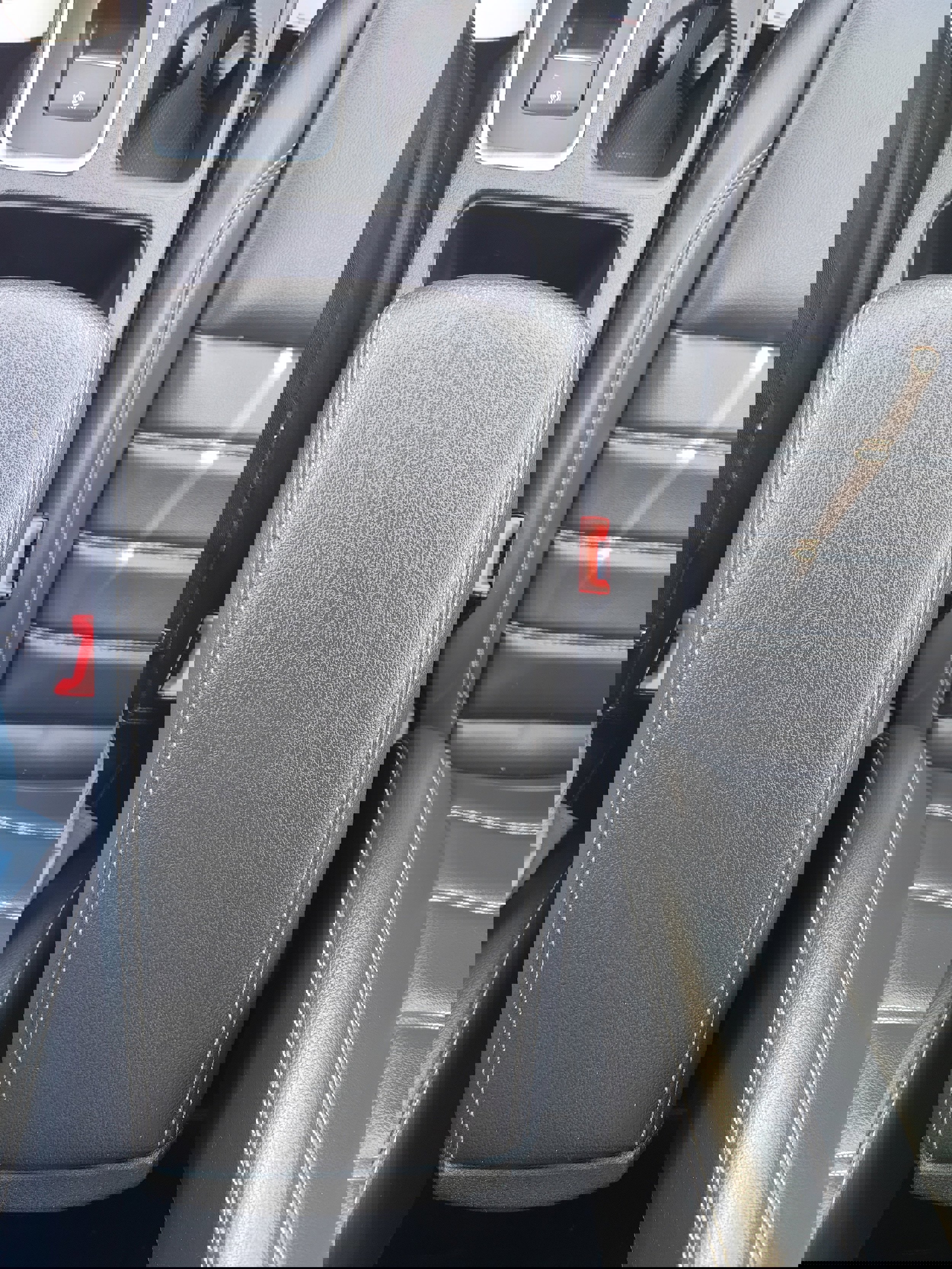 Used 2019 Ford Escape SEL image 24