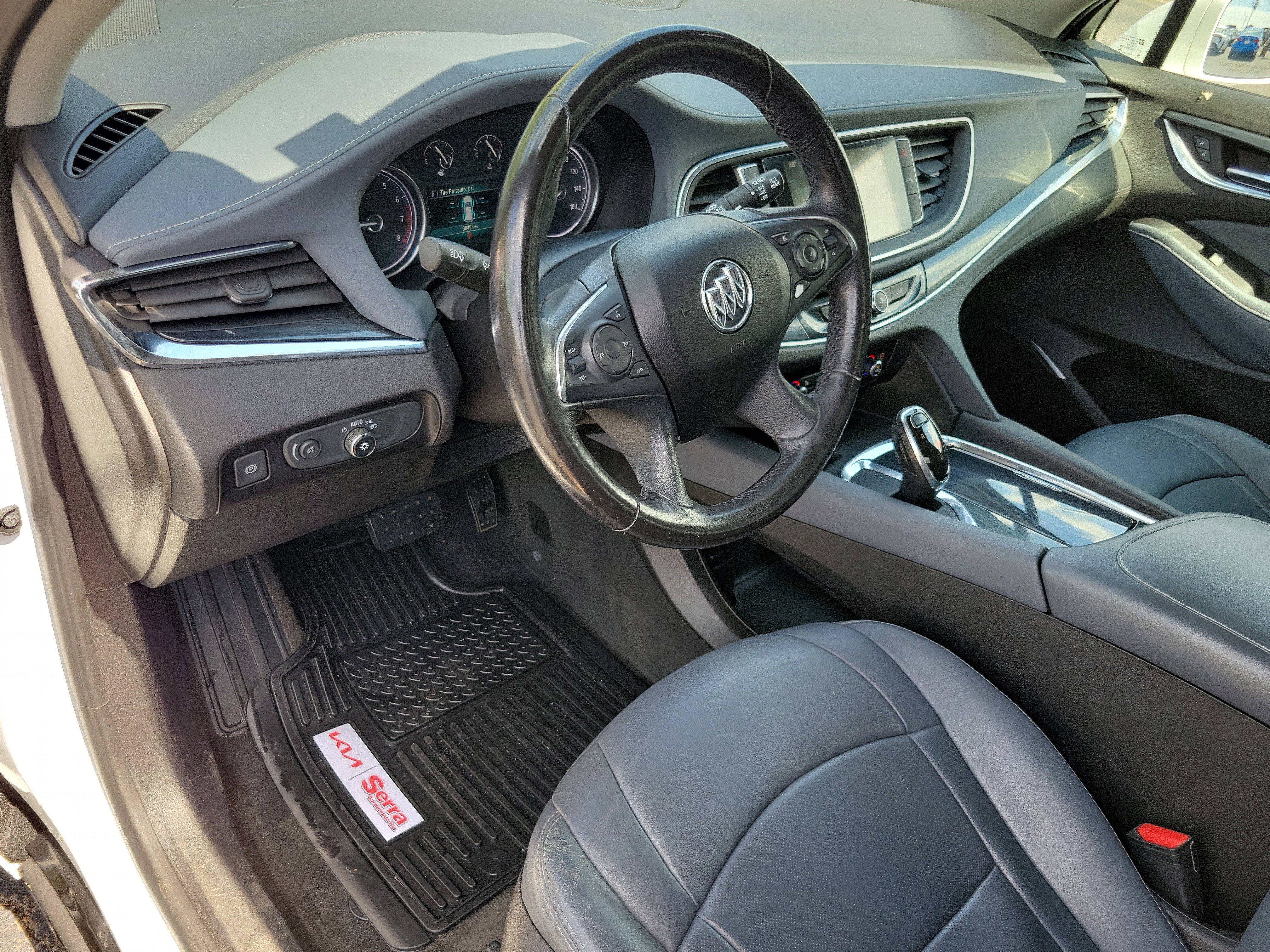 Used 2019 Buick Enclave Essence image 3