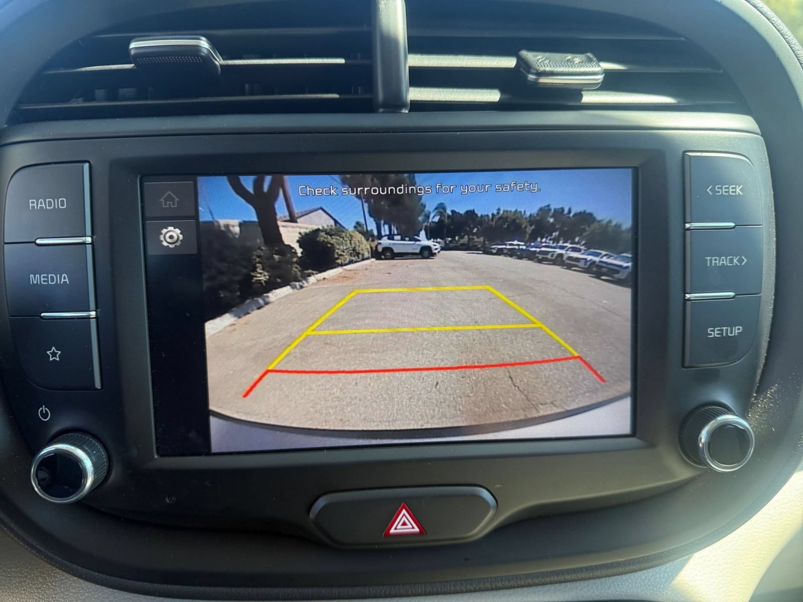 Used 2025 Kia Soul LX w/ LX Technology Package FWD image 20