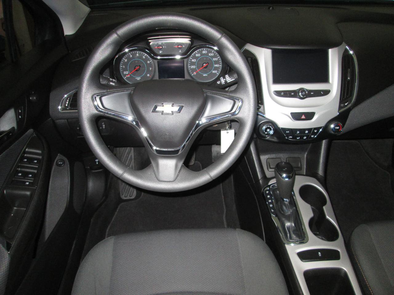 Used 2018 Chevrolet Cruze LS image 27