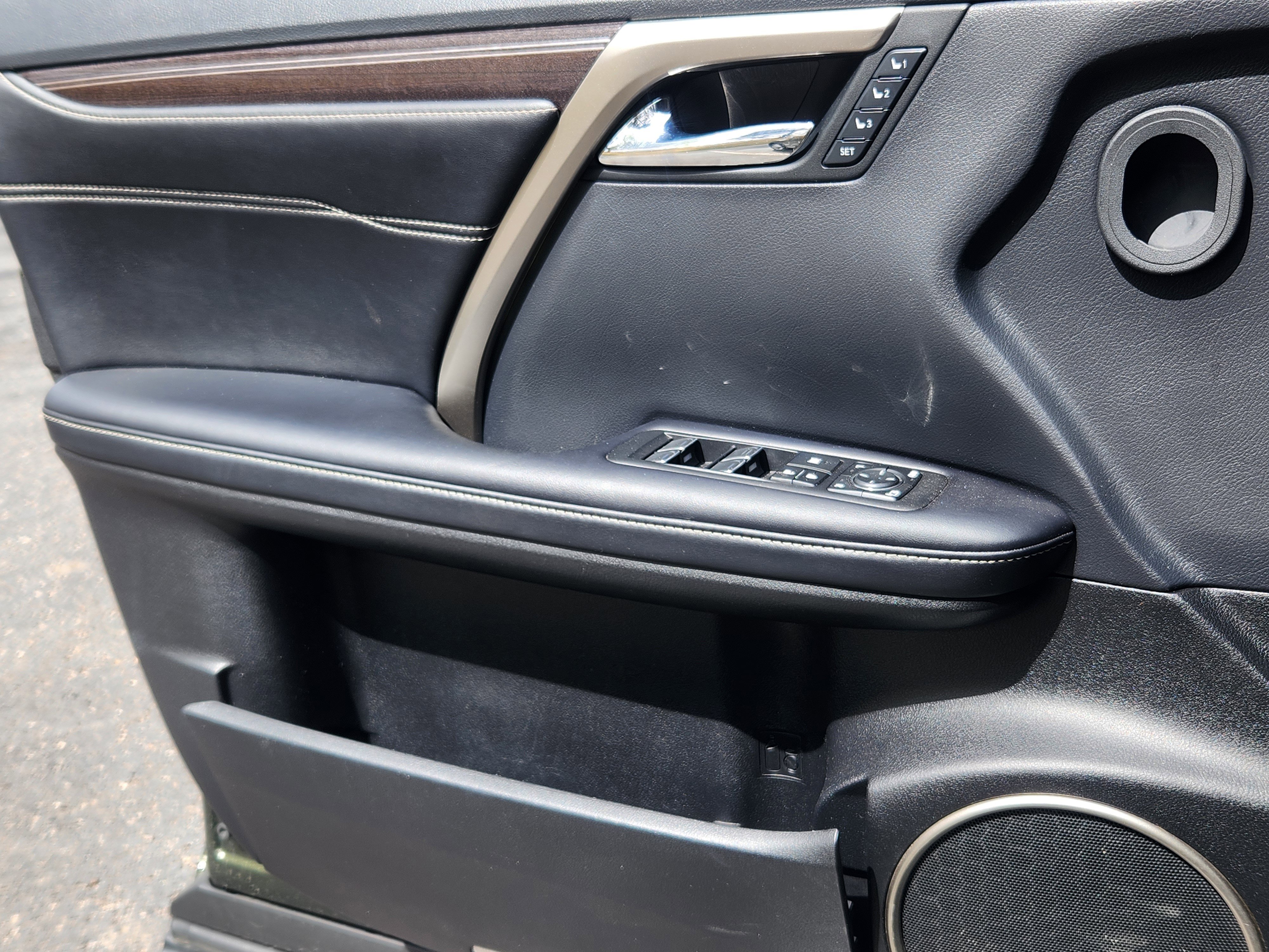 Used 2020 Lexus RX 450h AWD w/ Luxury Package image 12