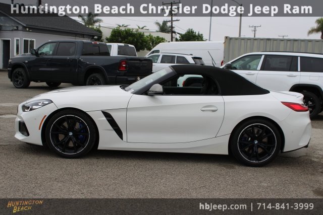 Used 2024 BMW Z4 M40i w/ Premium Package image 10