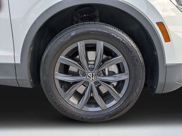 Used 2024 Volkswagen Tiguan SE AWD/4WD image 10