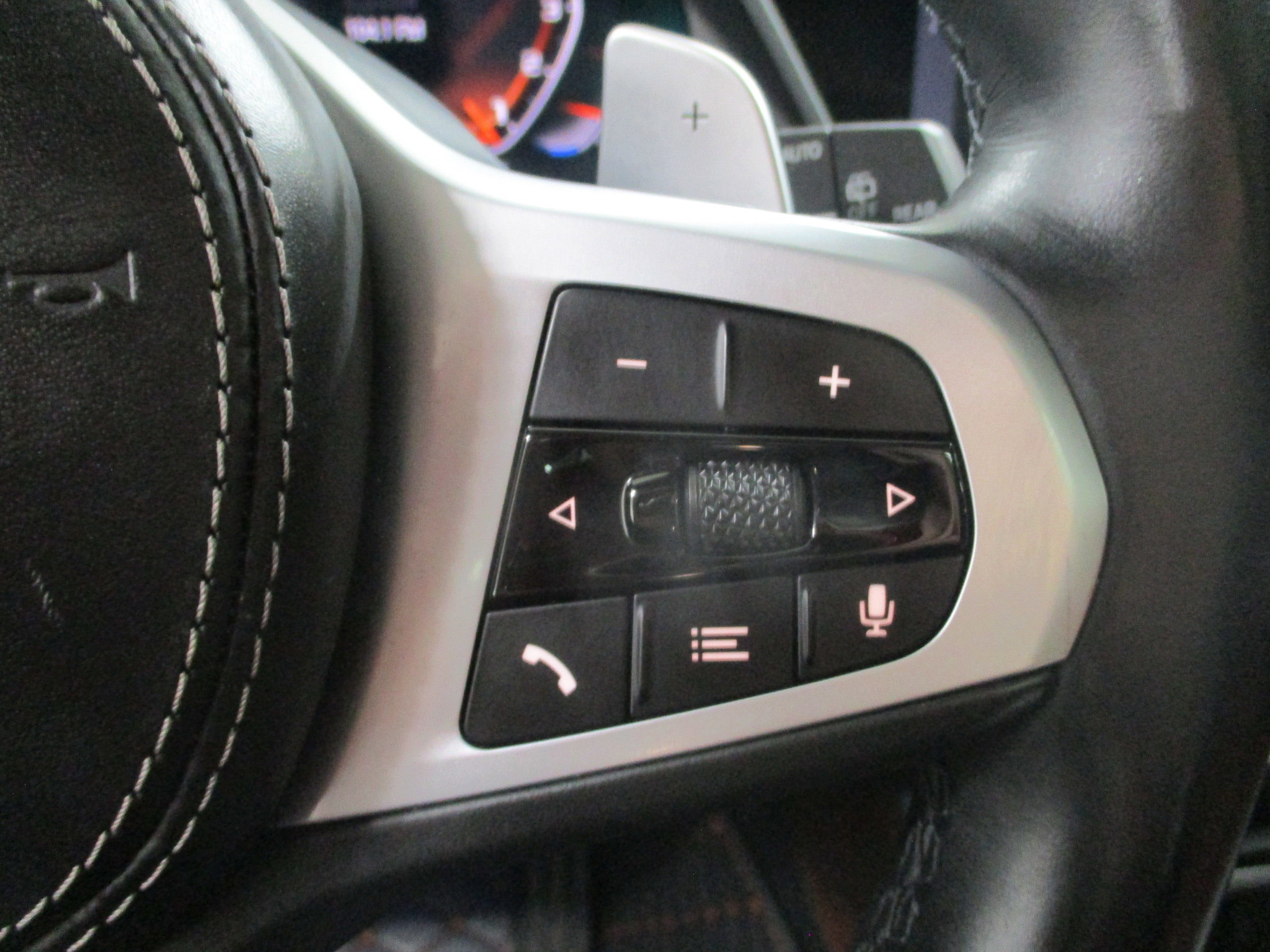 Used 2022 BMW X5 M50i w/ Executive Package AWD/4WD image 25