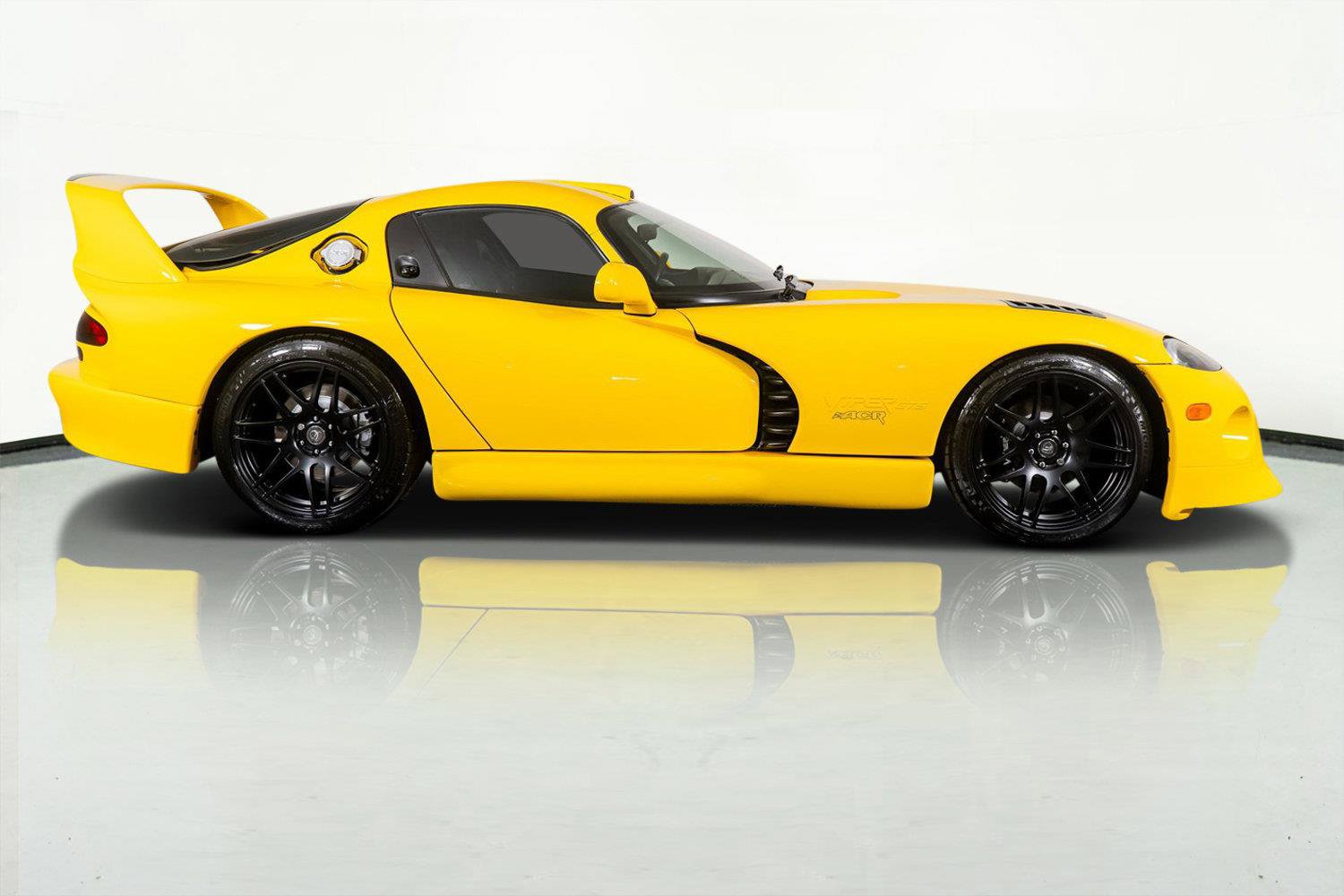 Used 2001 Dodge Viper GTS image 5