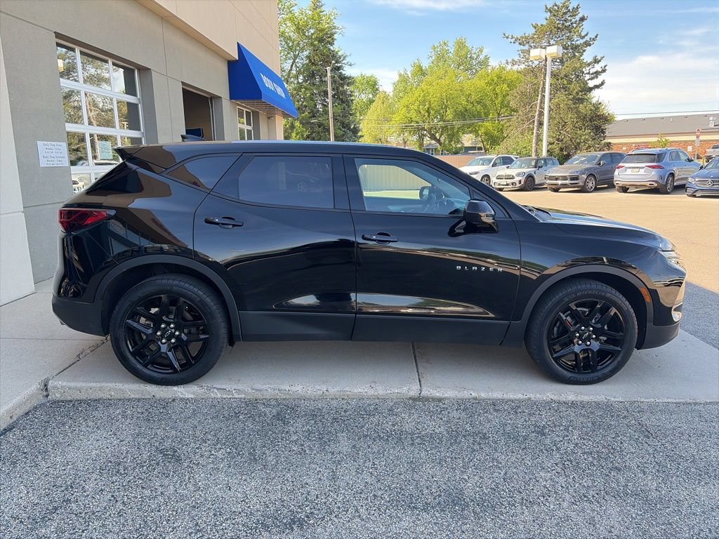 Used 2023 Chevrolet Blazer LT w/ Driver Confidence Package AWD/4WD image 9