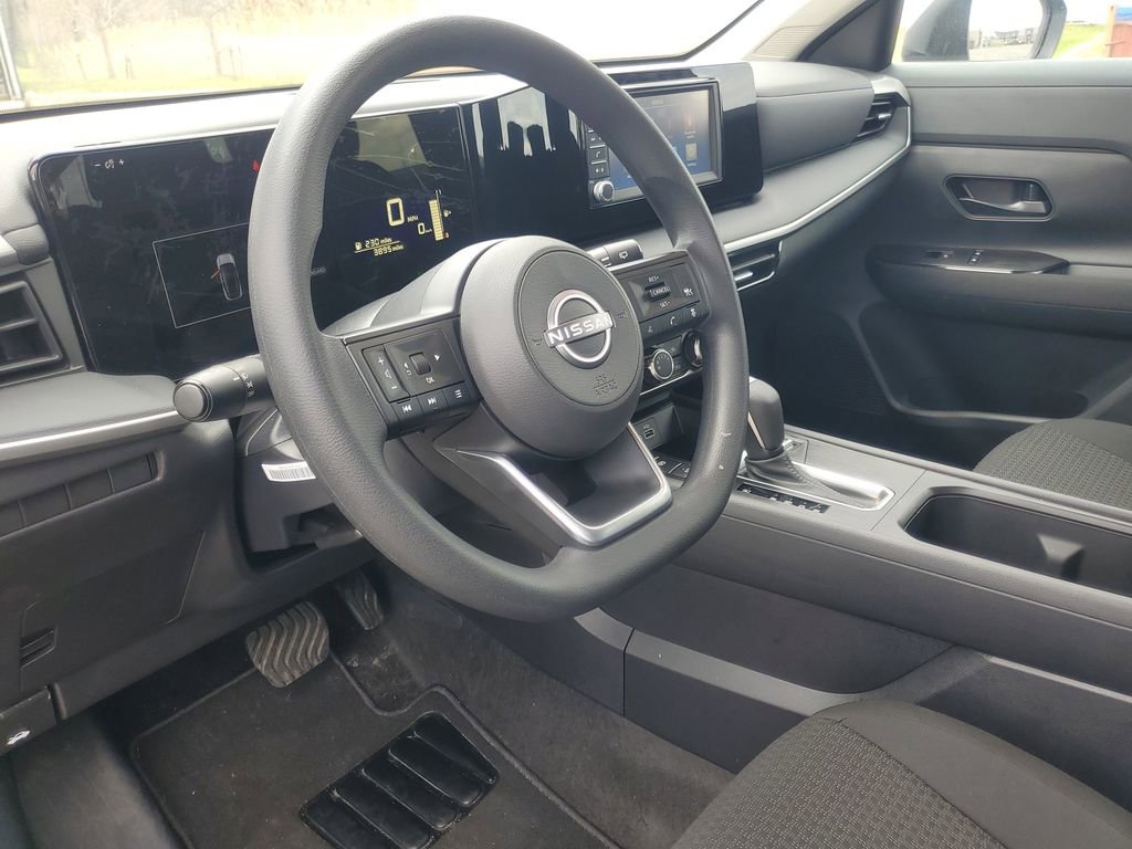 Used 2025 Nissan Kicks S image 14