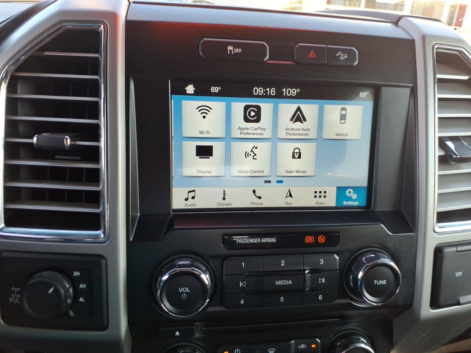 Used 2017 Ford F250 Lariat w/ Chrome Package AWD/4WD image 16