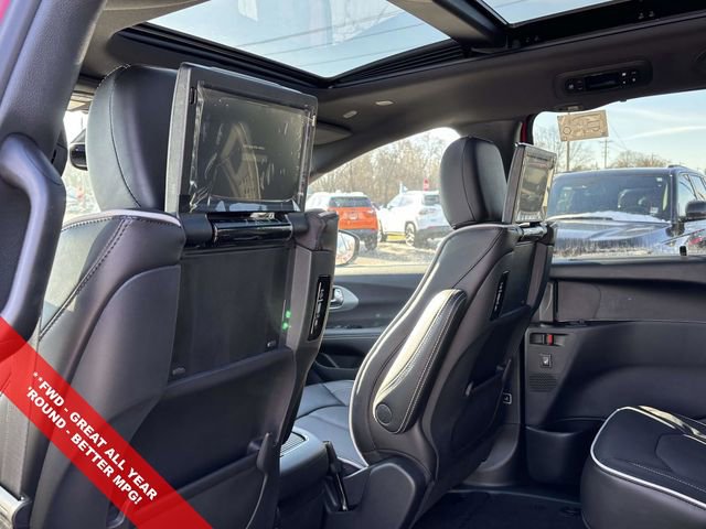 New 2026 Chrysler Pacifica Limited w/ Uconnect Theater Family Group image 8