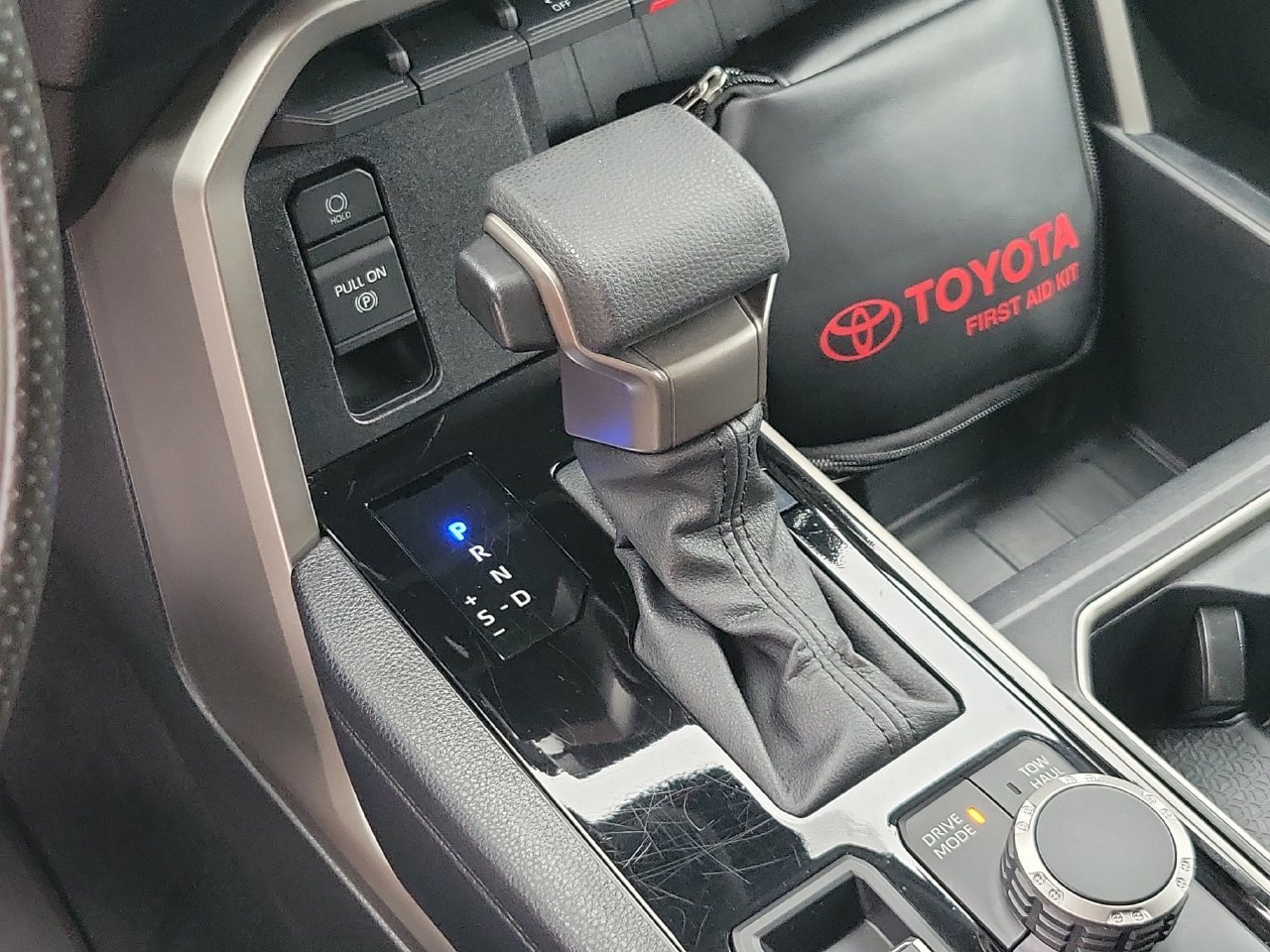 Used 2022 Toyota Tundra SR5 w/ SR5 Convenience Package AWD/4WD image 26