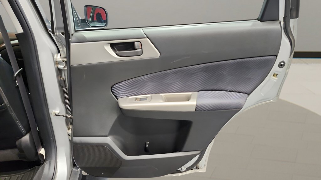 Used 2010 Subaru Forester 2.5X image 28