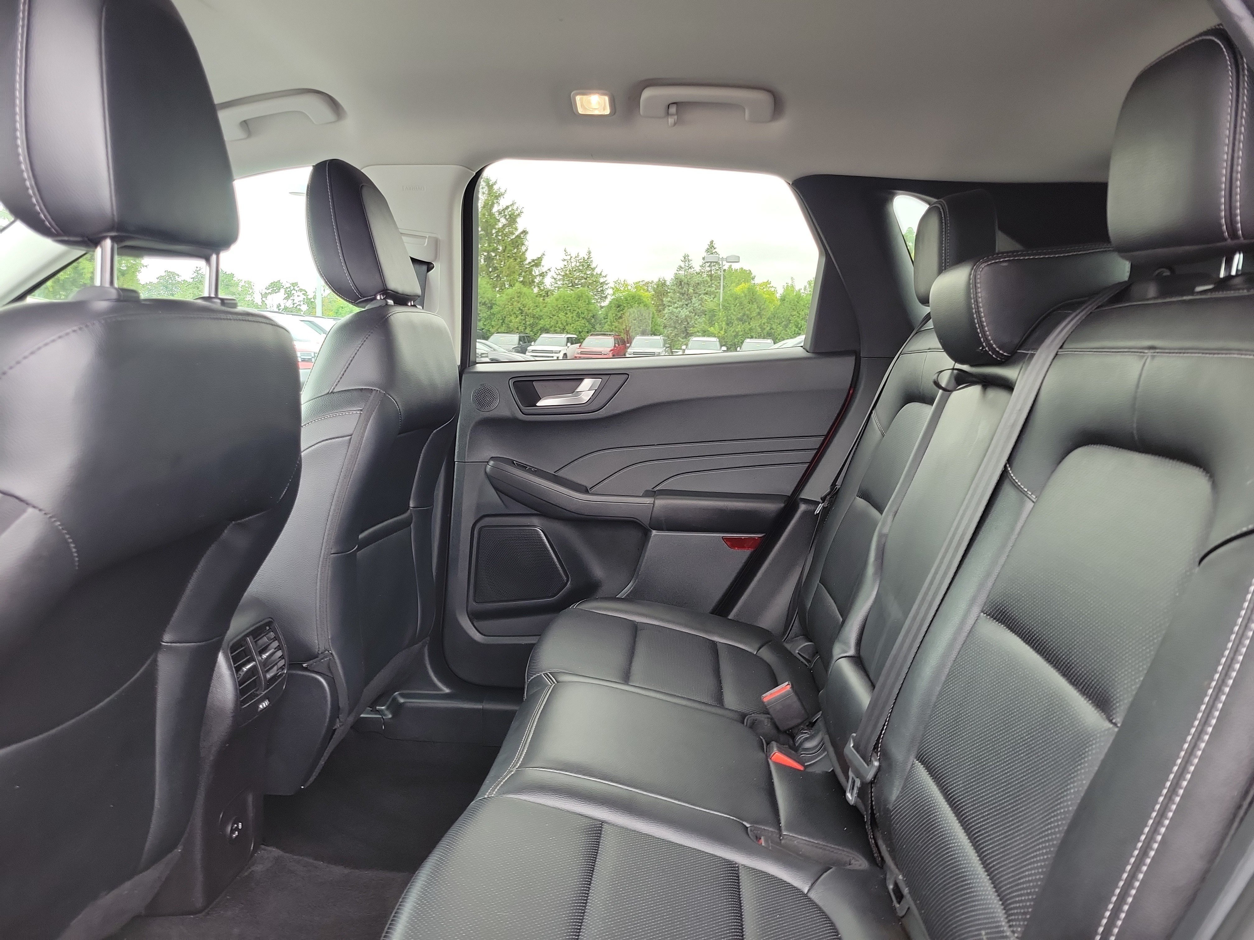 Used 2022 Ford Escape SEL w/ Technology Package AWD/4WD image 11