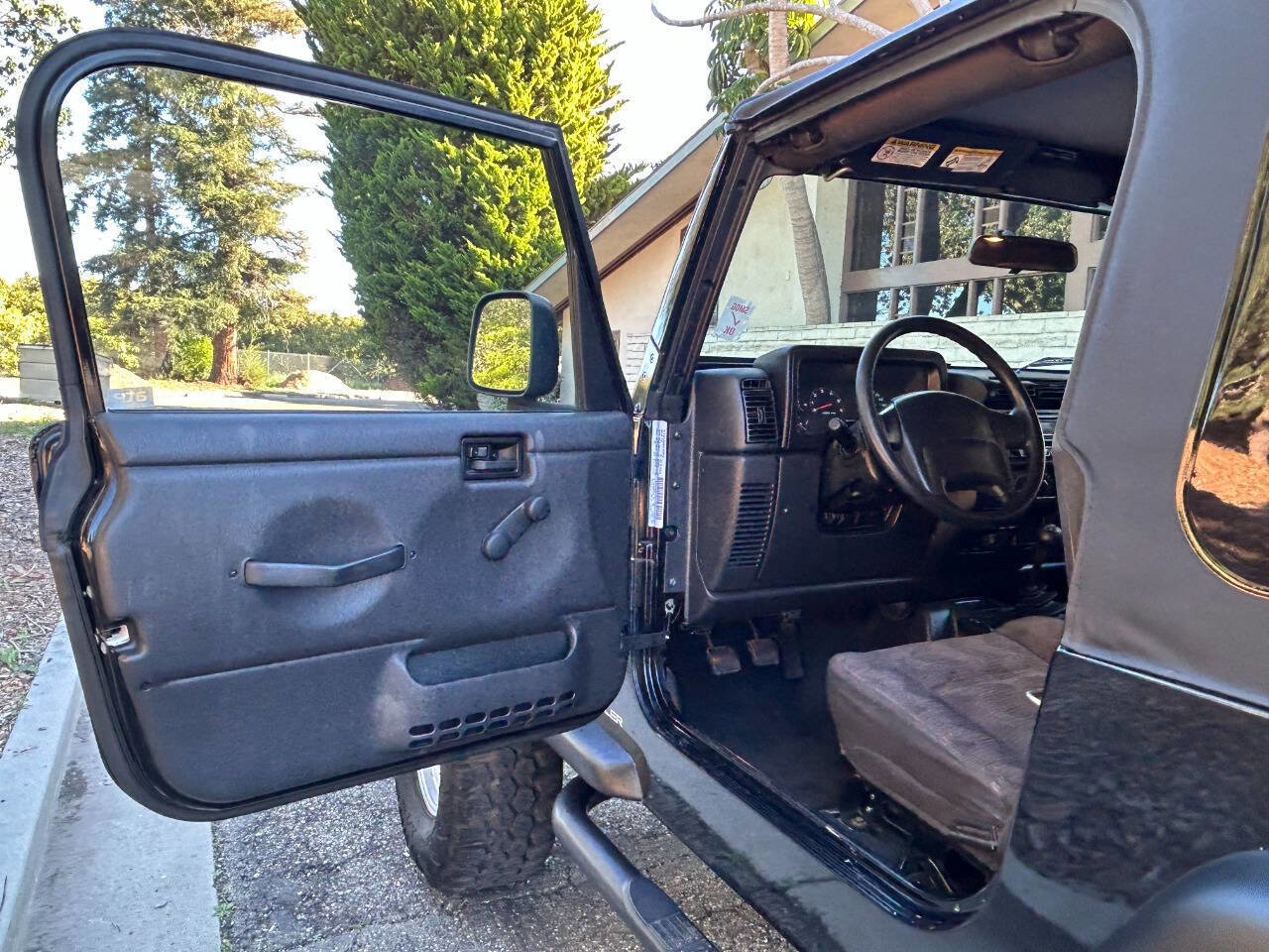 Used 2004 Jeep Wrangler Sport image 25