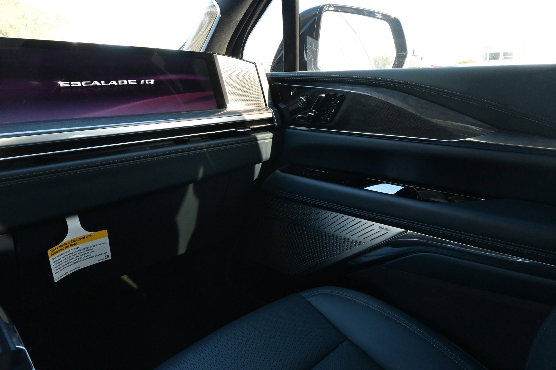 New 2025 Cadillac Escalade IQ Luxury 2 image 8