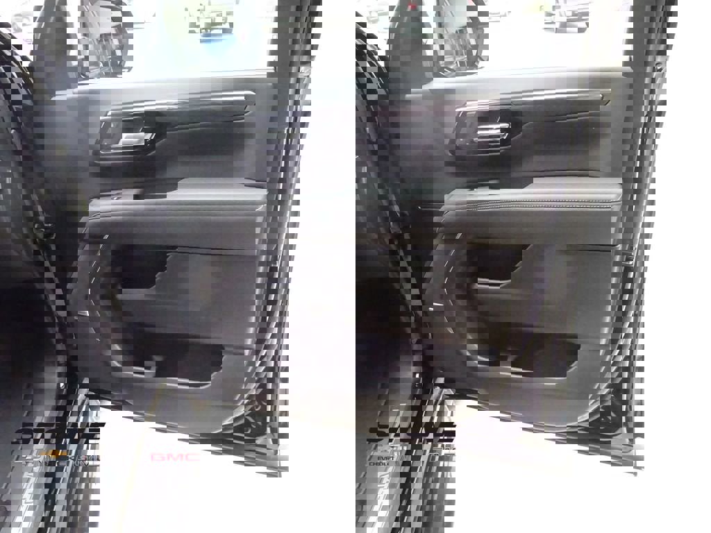 New 2026 Chevrolet Suburban Premier image 30