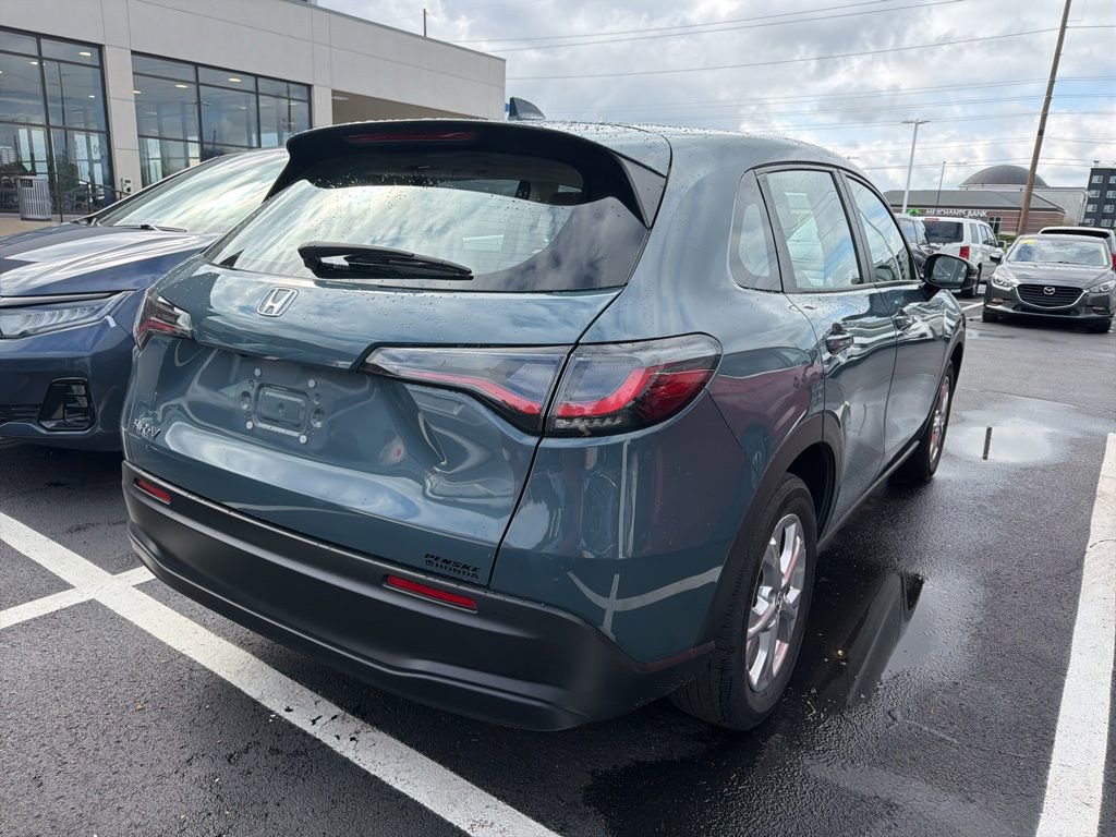 Used 2023 Honda HR-V LX image 3
