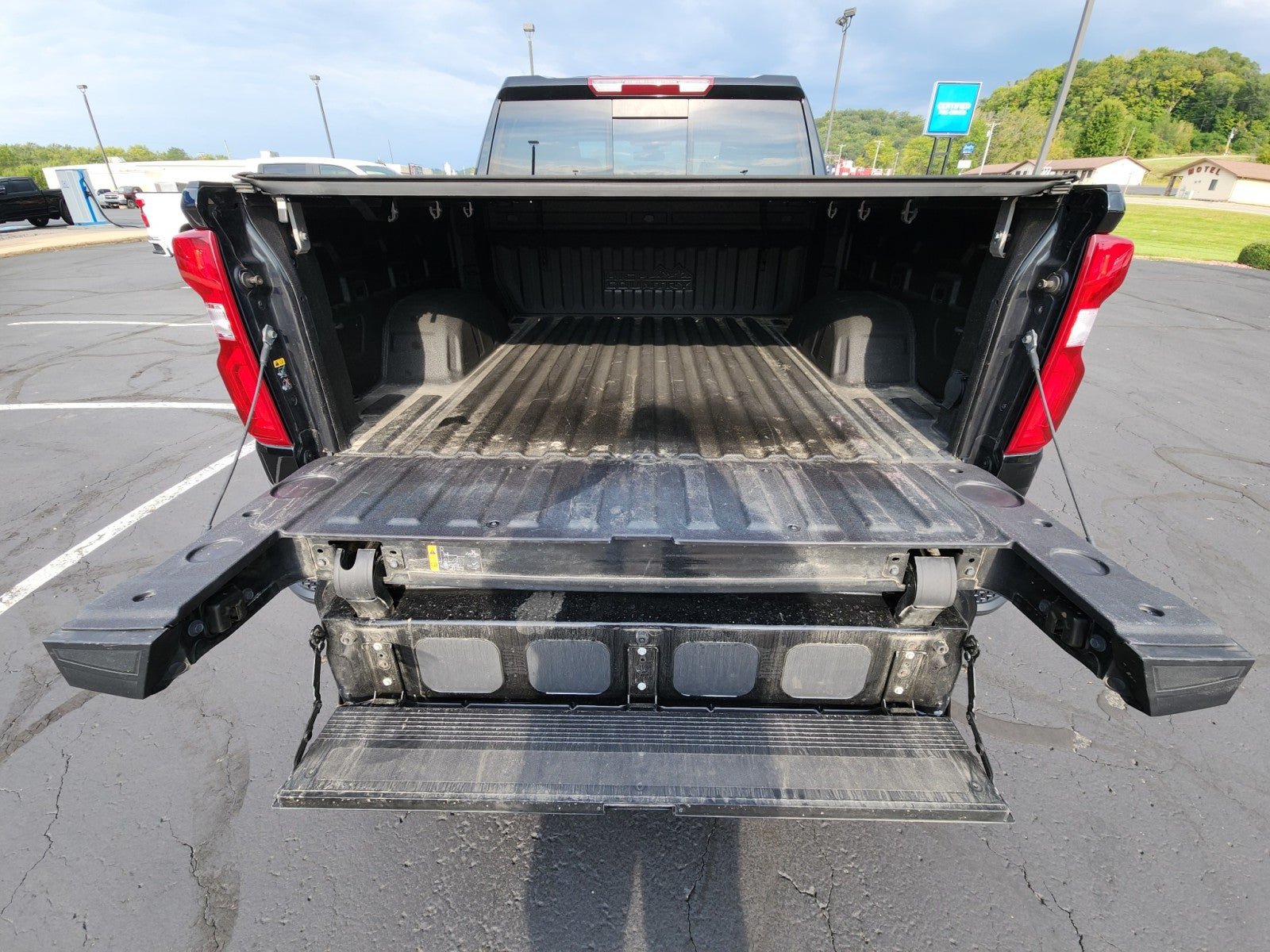 Used 2021 Chevrolet Silverado 1500 High Country AWD/4WD image 16