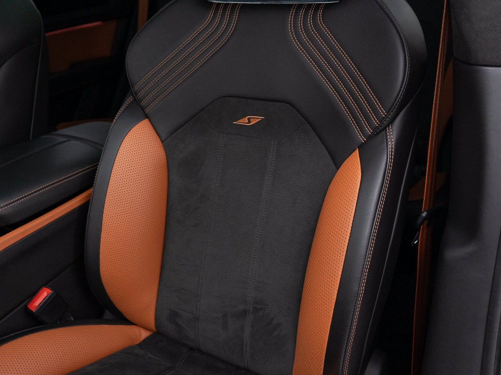 Certified 2022 Bentley Bentayga AWD/4WD image 18