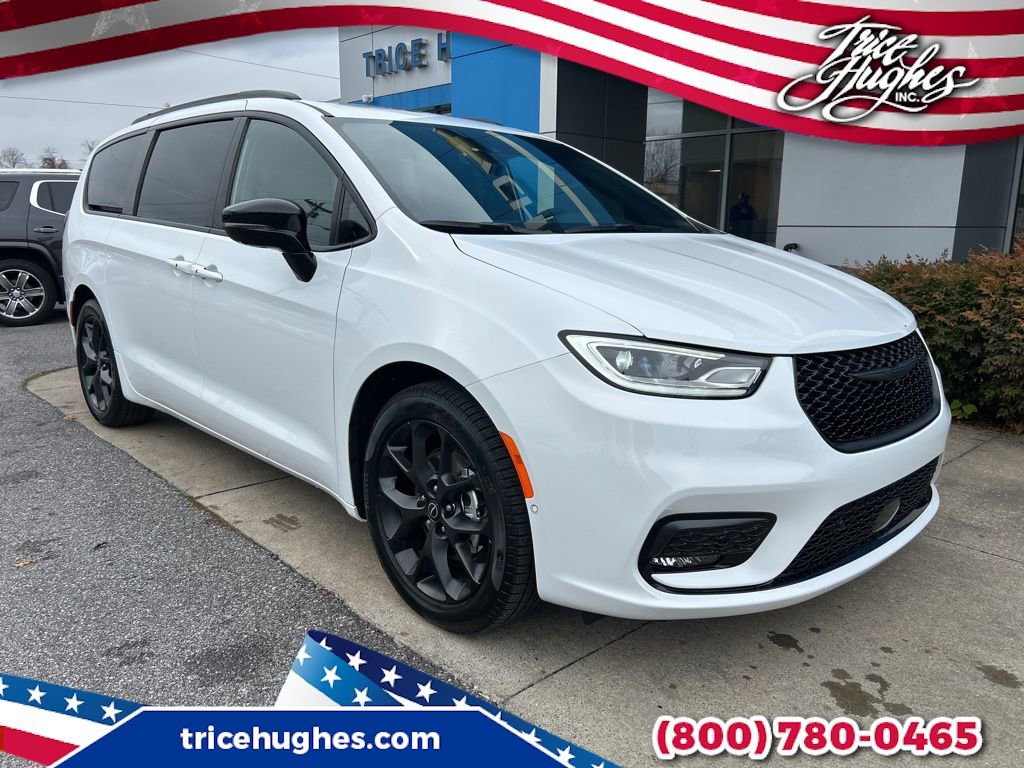 New 2026 Chrysler Pacifica Limited w/ S Appearance Package